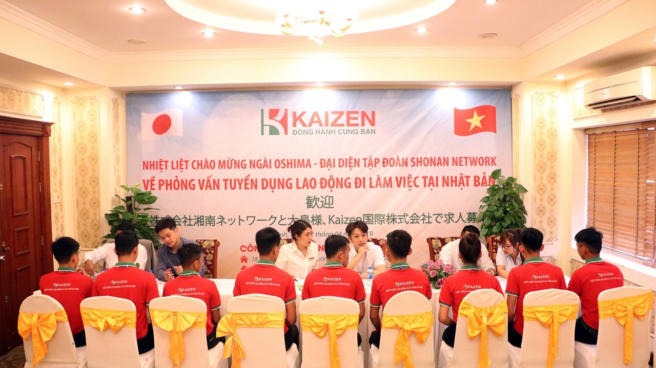 Ngài Oshima - Đại diện tập đoàn Shonan Network đến thăm và phỏng vấn lao động tại công ty Kaizen 